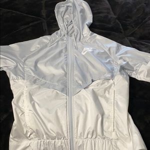 Nike gray and white windbreaker